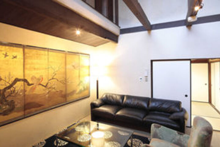 Room 37 of 48