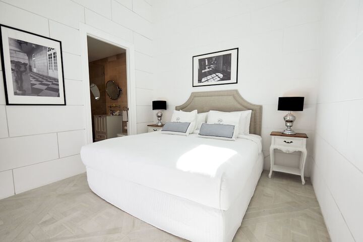 Room 28 of 72