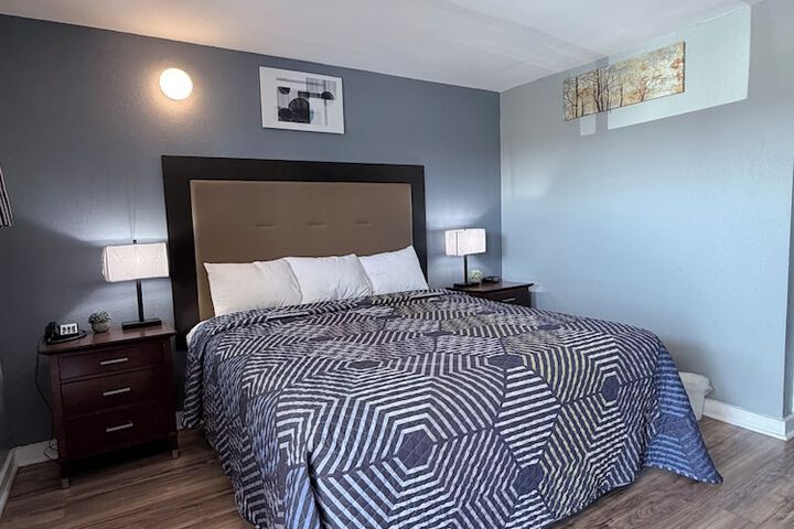 Room 16 of 34