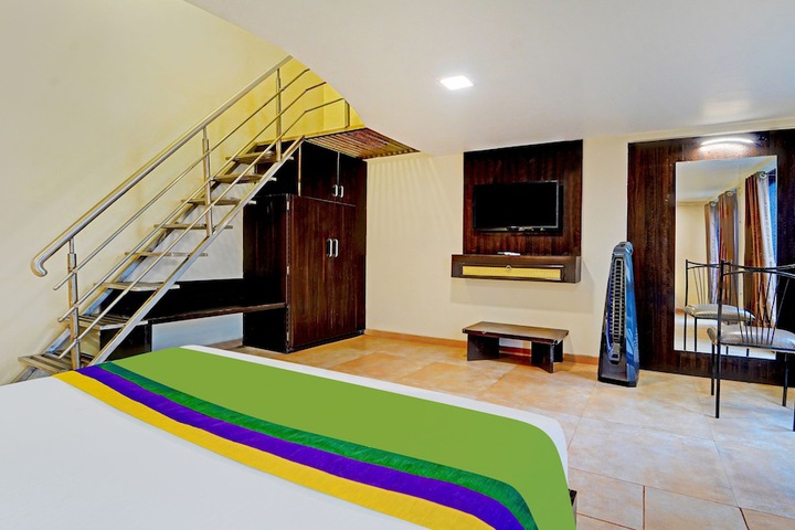 Room 6 of 34
