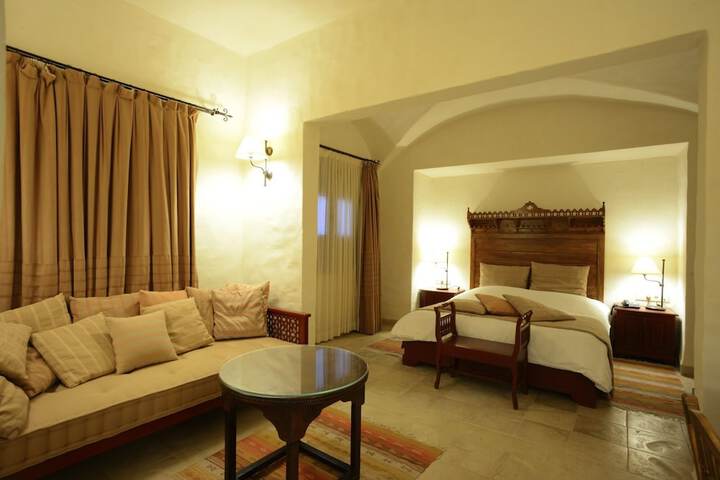 Room 3 of 34