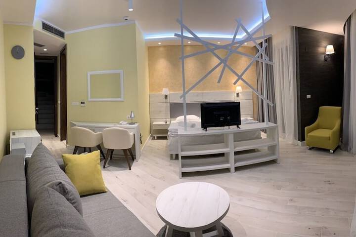 Room 18 of 49