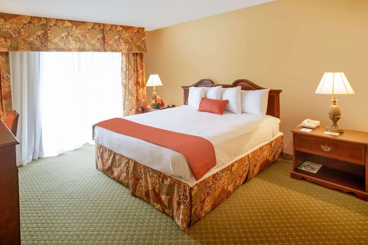 Room 4 of 36