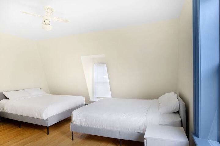 Room 6 of 50