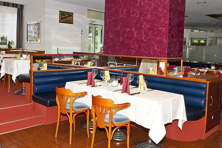 Dining 33 of 88
