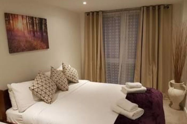 Room 8 of 24