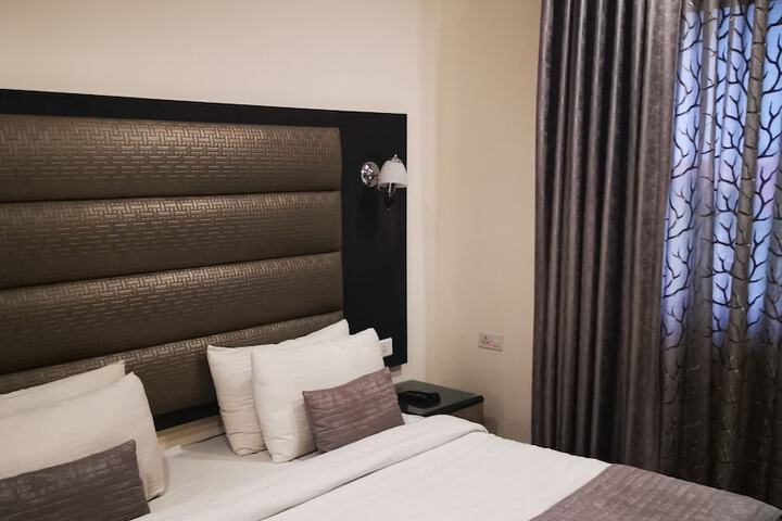Room 60 of 98