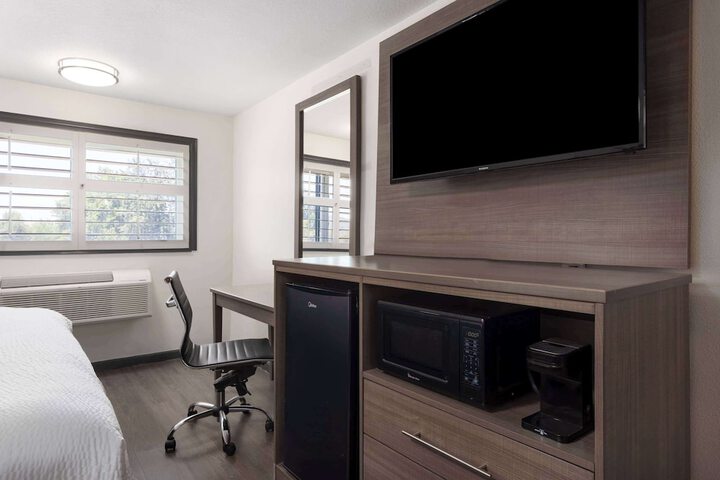 Room 22 of 41
