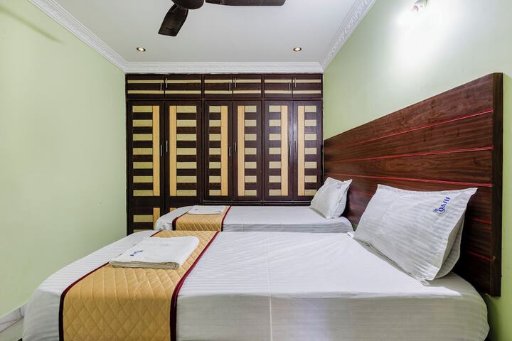 Room 10 of 27