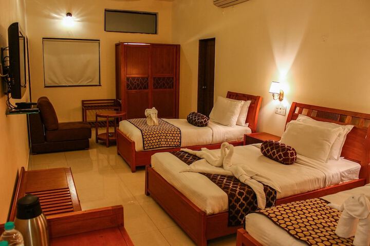 Room 6 of 34