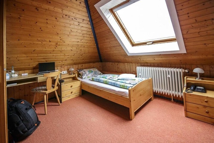 Room 26 of 37