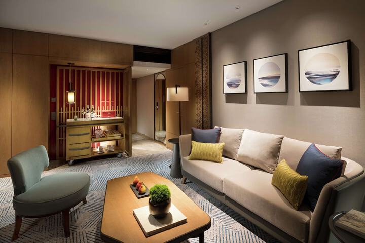 Room 45 of 120