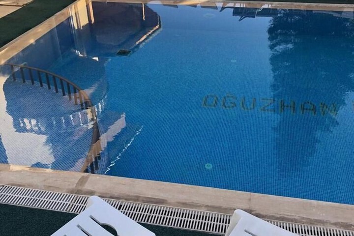 Pool 15 of 26