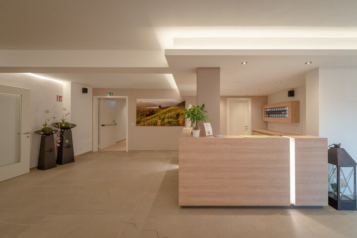 Hotel Interior 5 of 172