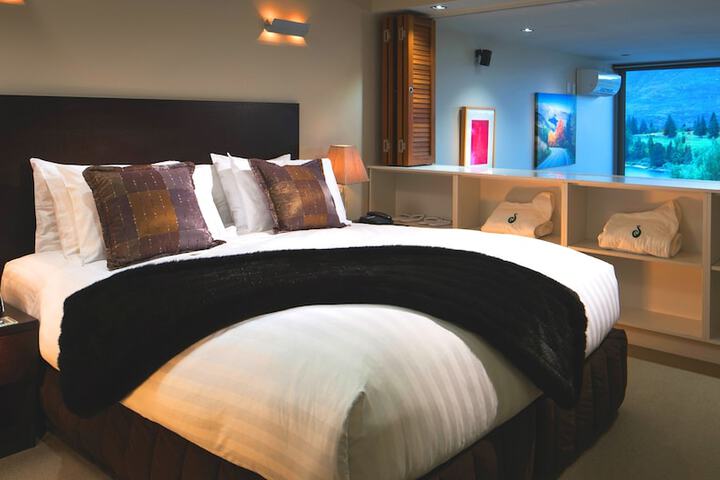 Room 8 of 40
