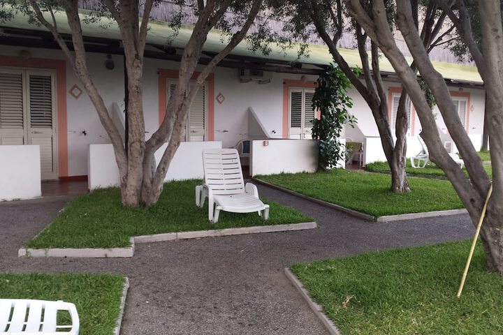 Hotel Exterior 106 of 121