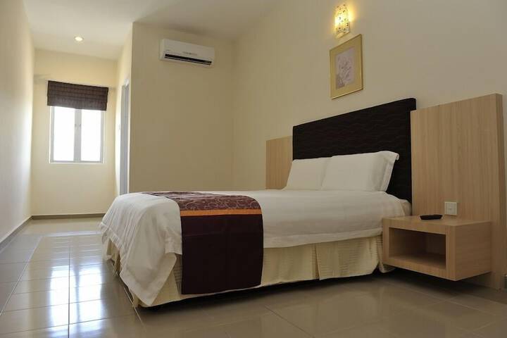 Room 12 of 30