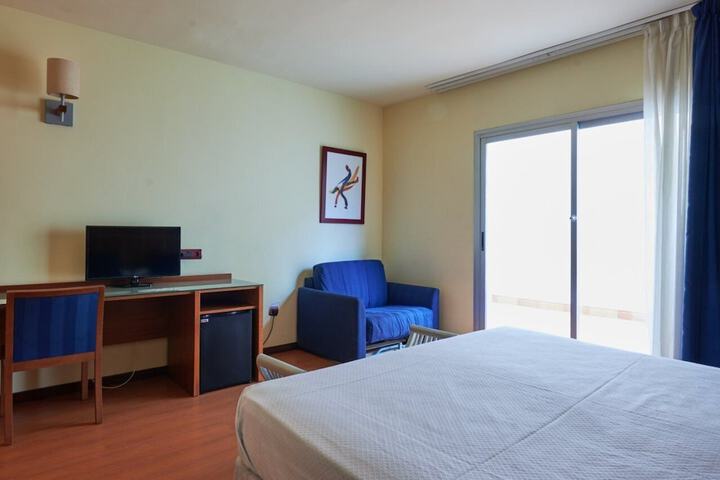 Room 32 of 186