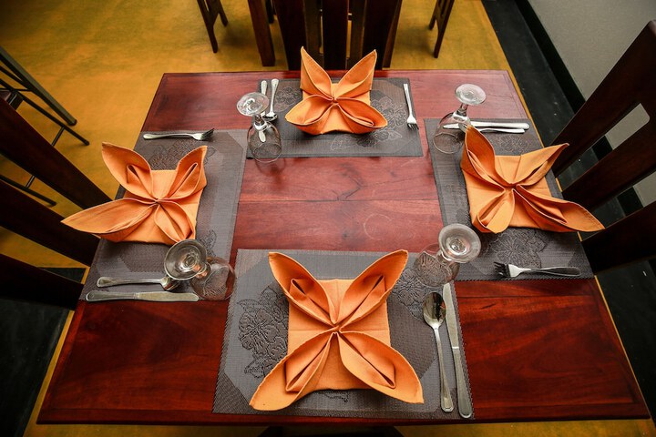 Dining 36 of 48