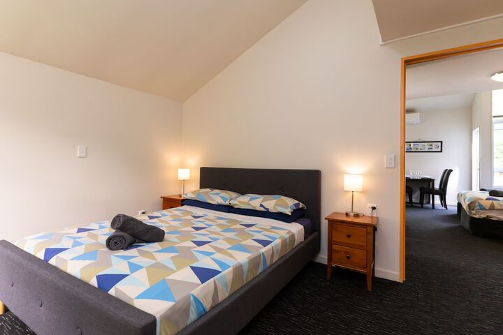 Room 17 of 37