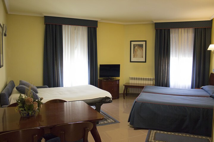 Room 8 of 74