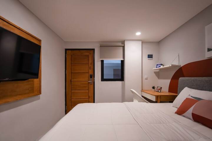 Room 8 of 19