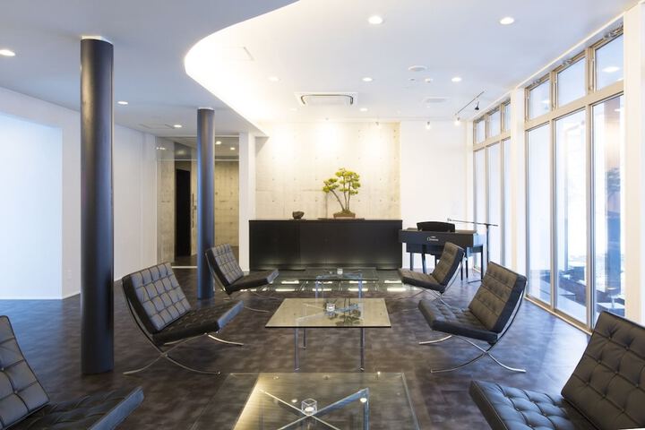 Hotel Lobby