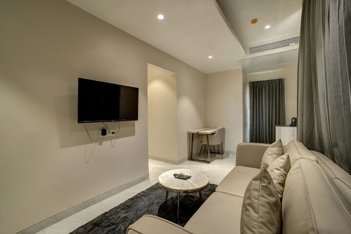 Room 13 of 63