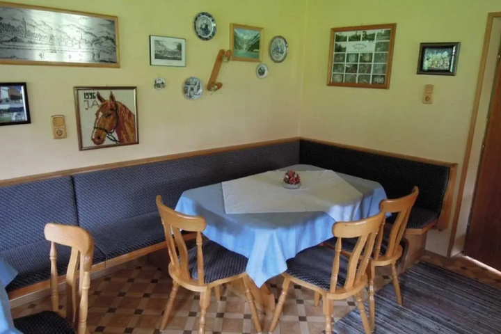 Dining 6 of 6