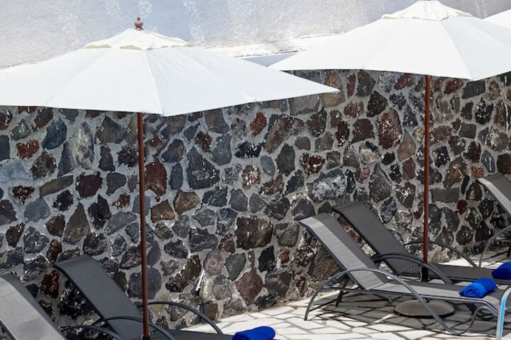 Hotel Pool