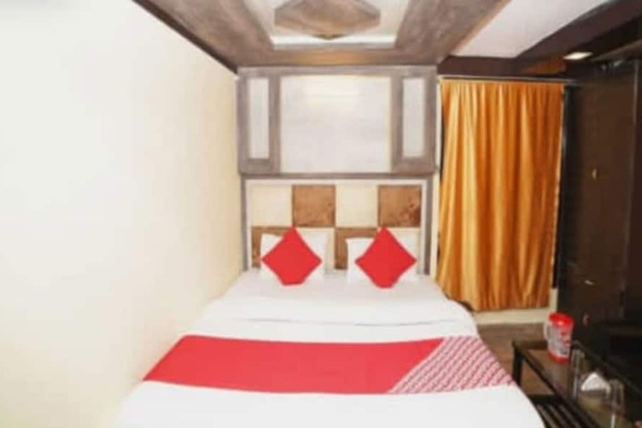 Room 7 of 11