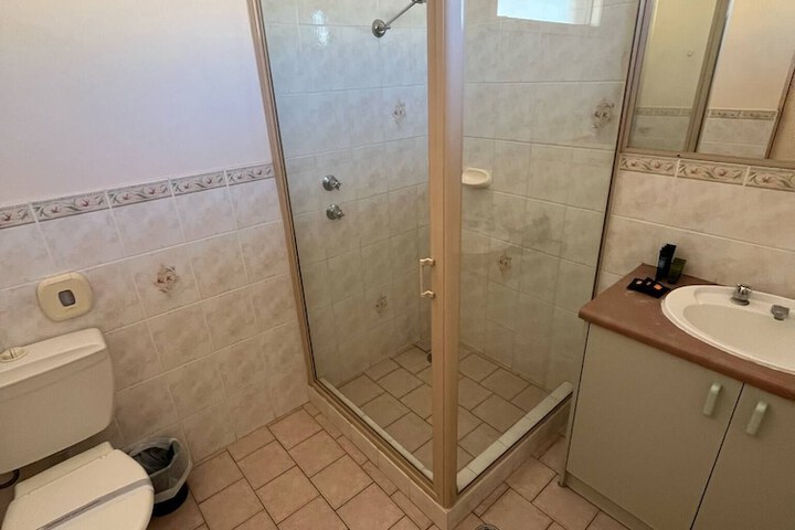 Room 15 of 27