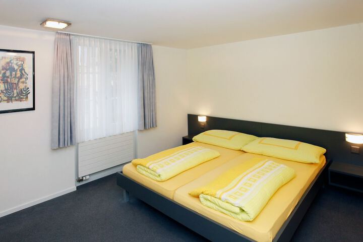 Room 10 of 46