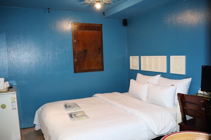 Room 6 of 46