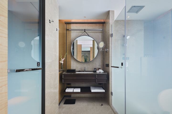 Room 4 of 57