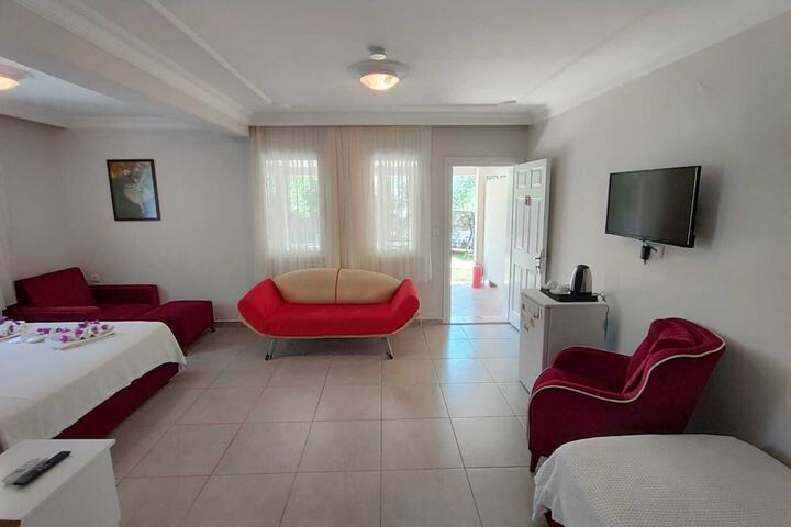 Room 22 of 107