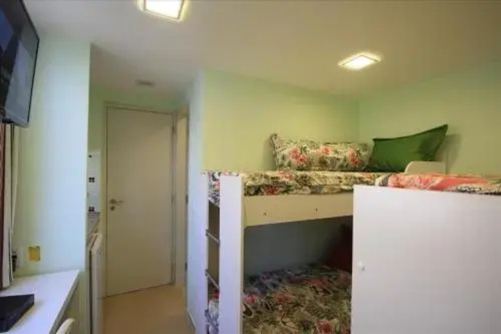 Room 3 of 10
