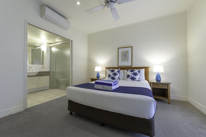 Room 3 of 53