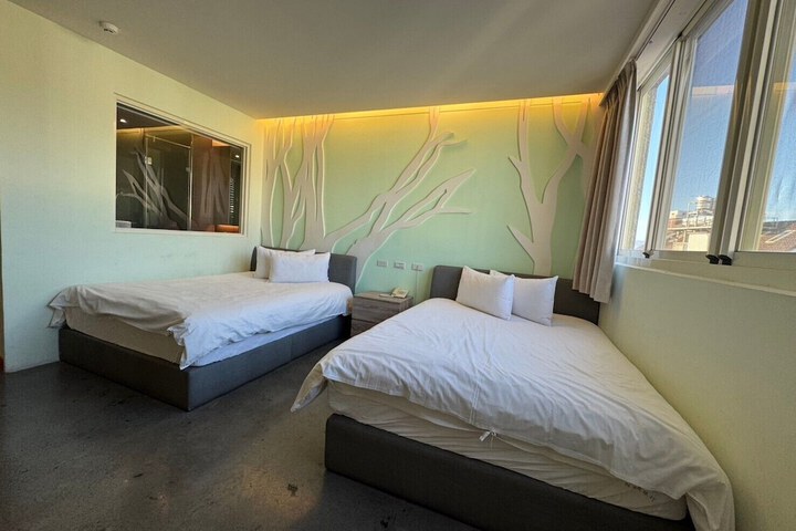 Room 47 of 118