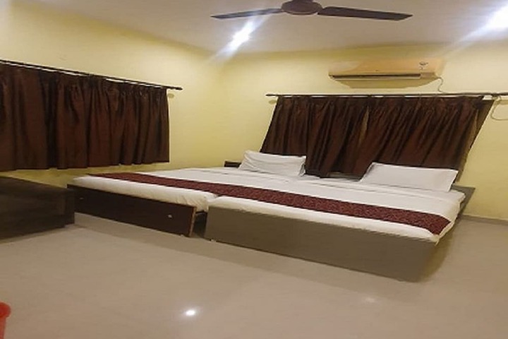 Room 4 of 17