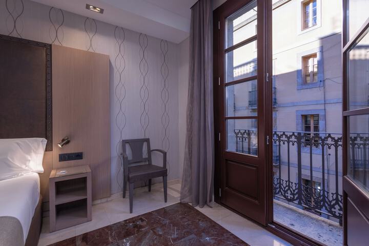 Room 20 of 135