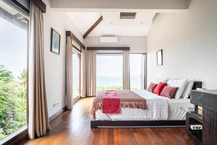 Room 3 of 39