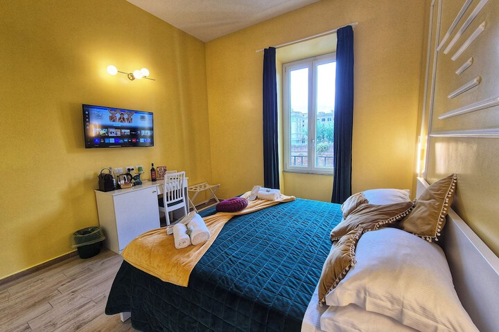 Room 2 of 36