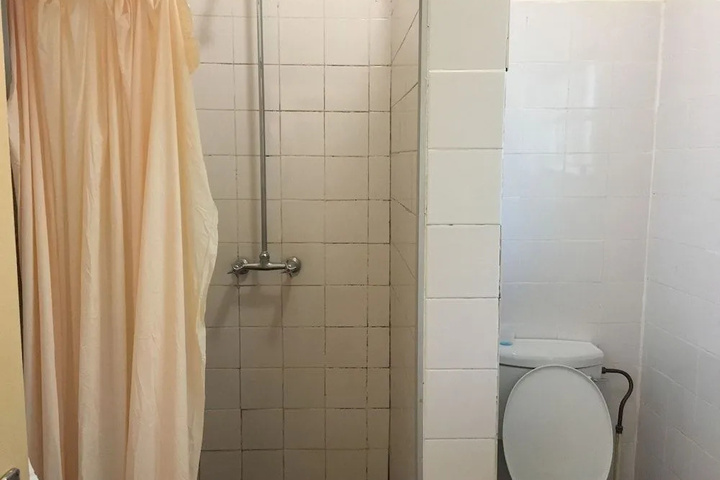 Room 8 of 13