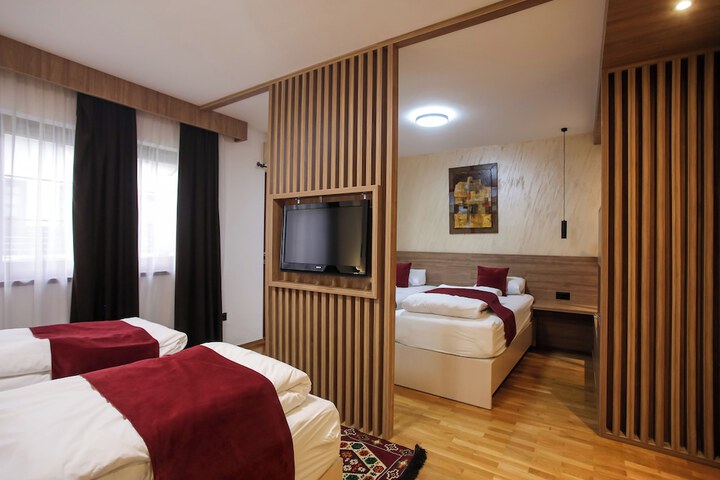 Room 12 of 70