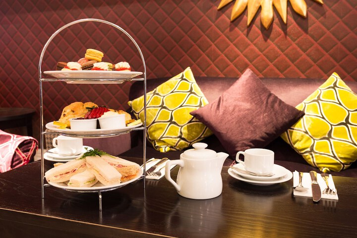 Breakfast/Coffee Service 18 of 36