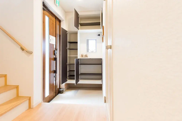 Room 12 of 25