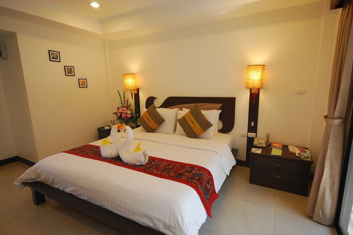 Room 3 of 37