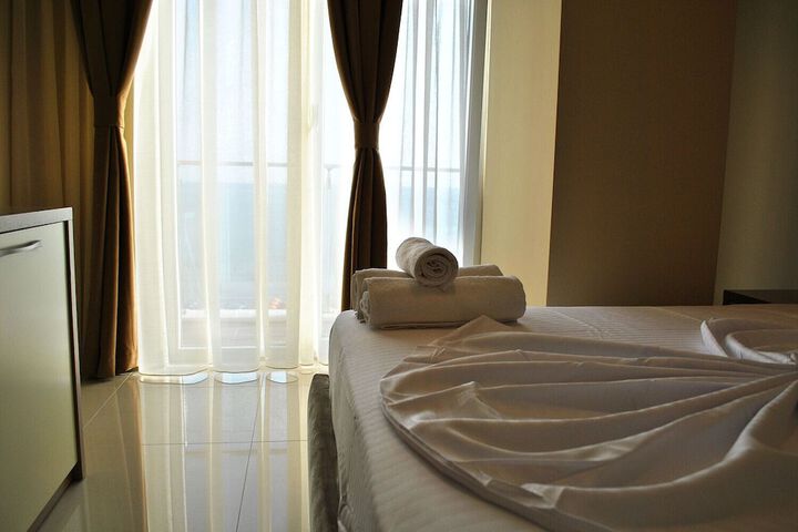 Room 4 of 25