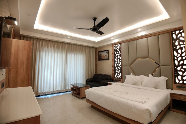 Room 3 of 17